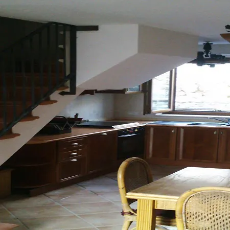 Casa Solaris Lägenhetshotell Rocca di Cambio